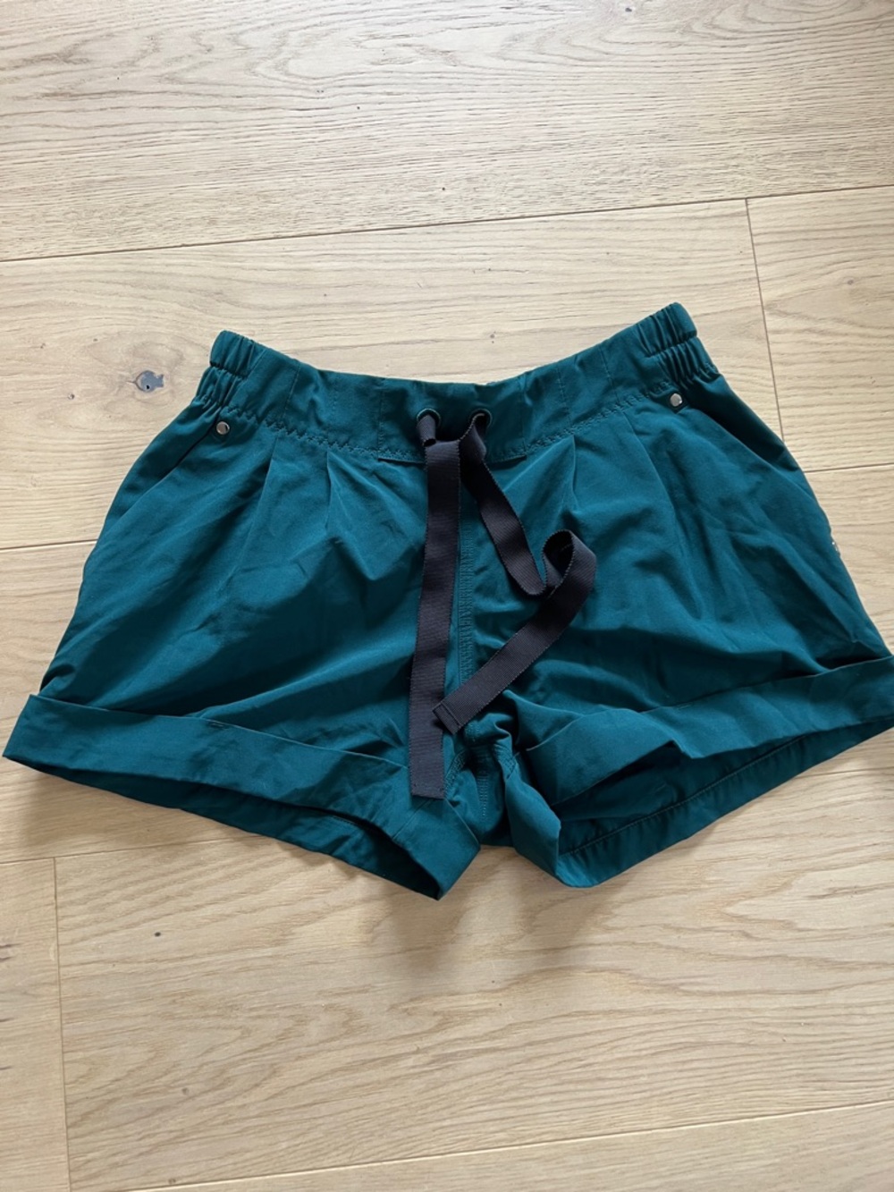 Lululemon Shorts size 6